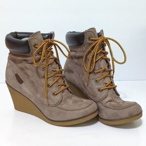 Rock and Candy Sway wedge boot woman's size 7.5